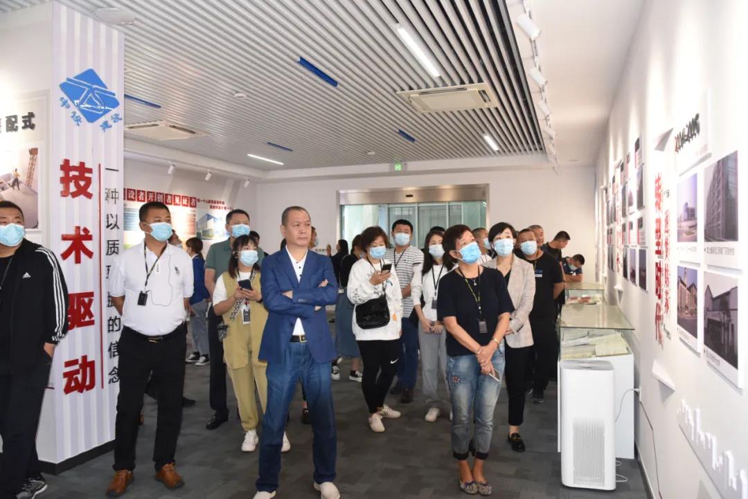 河北省廊坊市安次區(qū)委組織部“兩新”黨建代表團(tuán)一行蒞臨我司考察調(diào)研 河北省廊坊市安次區(qū)委組織部“兩新”黨建代表團(tuán)一行蒞臨我司考察調(diào)研