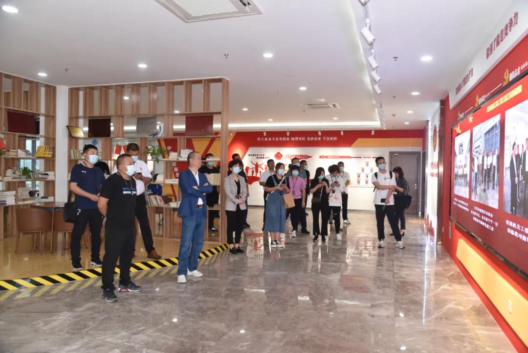 河北省廊坊市安次區(qū)委組織部“兩新”黨建代表團(tuán)一行蒞臨我司考察調(diào)研 河北省廊坊市安次區(qū)委組織部“兩新”黨建代表團(tuán)一行蒞臨我司考察調(diào)研